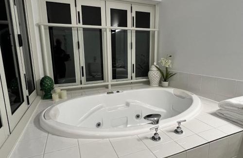 Nelly Bay Apartamento | Island Romance or Family & Pool