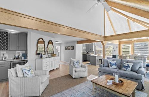 Litchfield by the Sea Casa | Island Serenity Lake View 3 Bedroom with Amenities