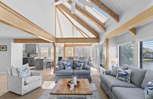 Litchfield by the Sea Casa | Island Serenity Lake View 3 Bedroom with Amenities