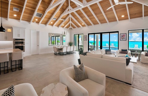Tar Bay Casa | Island Time - Brand New 4 bedroom Luxury house right on the Beach!