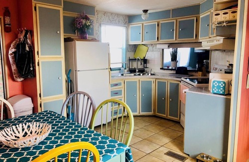 Flamingo Bay Casa | ISLAND TIME! DOCK! POOL! KAYAKS! BOAT To BEACH! PETS ALLOWED!