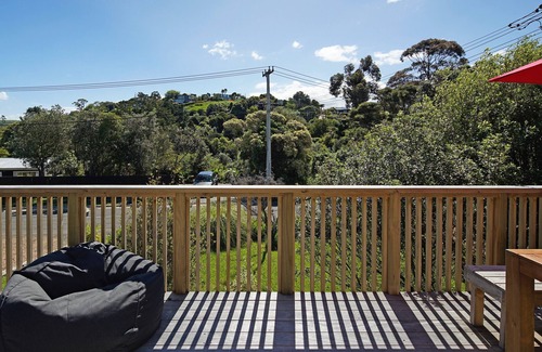 Onetangi Cabaña | Hora de la isla - Onetangi Holiday Home