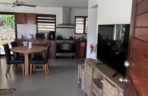 Port Vila Casa | Island Unit in Pango - Surfhouse