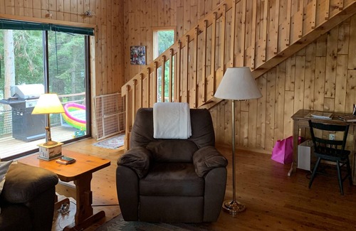 Manitoulin District Cabina | Island Vacation Home