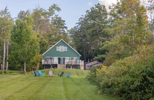 Broadalbin Cabina | Island View: 4 Bdrm Lakeside Cabin in the foothills of the Adirondack Mountains!