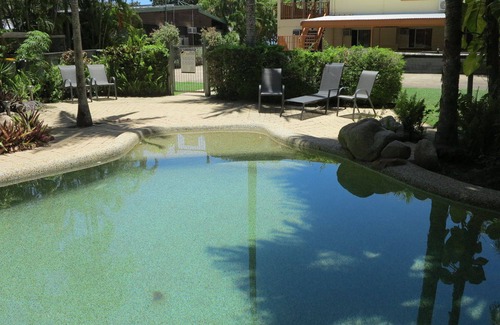 Arcadia Apartamento | Island View Unit 3 - Lovely with spectacular water views, across the road from Geoffrey Bay Beach