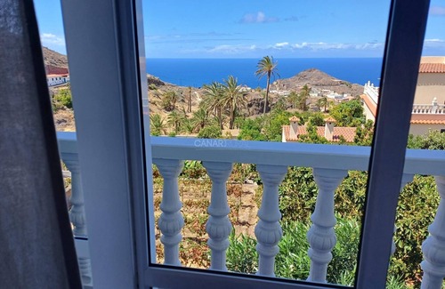 Alojera Apartamento | Finca con frutales, Apto. Isabel cerca de la playa, vistas únicas