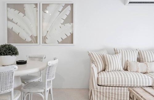 Labrador Apartamento | 'Island Villa' Boho-Coastal Escape by the Waterfront