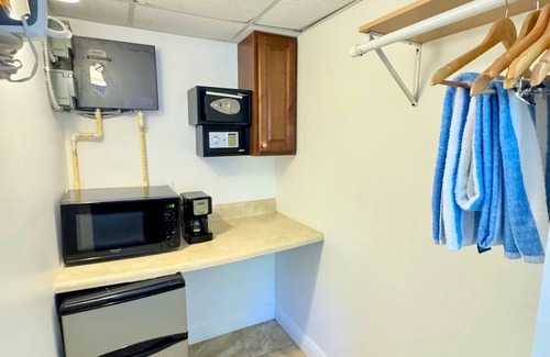 Wilton Manors Apartamento | Islands Inn on the Drive - Aqua Serenity Suite - King Bed - A4