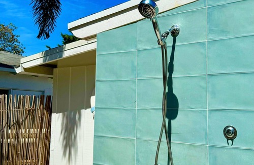 Wilton Manors Apartamento | Islands Inn on the Drive - Reflection Room - Queen Bed - B3