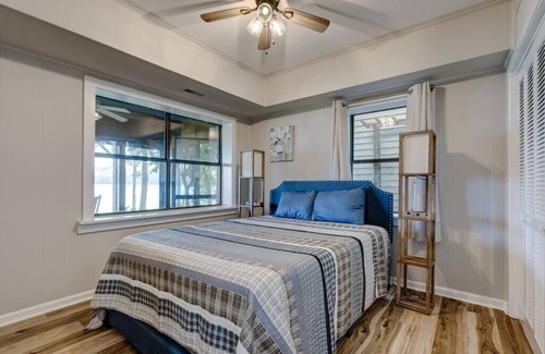 Shelby Casa | IslandTime! 6 Br/3Ba with your own private island!