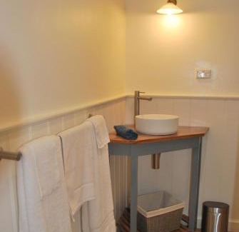 Woodend Casa | Islay House - Blue Room