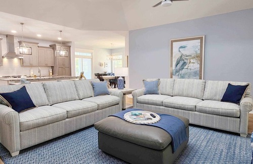 North Litchfield Beach Casa | Isle Be Back Again- Dog Friendly! Private Pool! N. Litchfield Beach