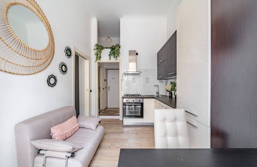 Zona Farini Apartamento | Isola and Garibaldi District Lovely Apartment