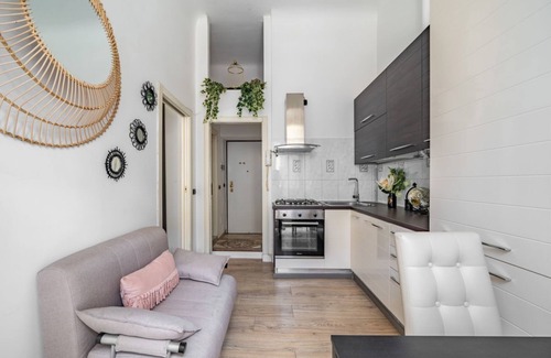Zona Farini Apartamento | Isola and Garibaldi District Lovely Apartment