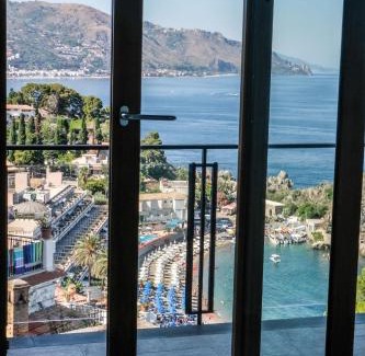 Mazzaro Apartamento | Isola Bella Luxury View