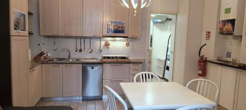 Chinatown Apartamento | Isola di Chinatown Bilocale nel cuore di Milano, comfort e stile autentico con 3 letti