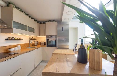 Izola Apartamento | Isolana City Center Suite Rooftop Terrace