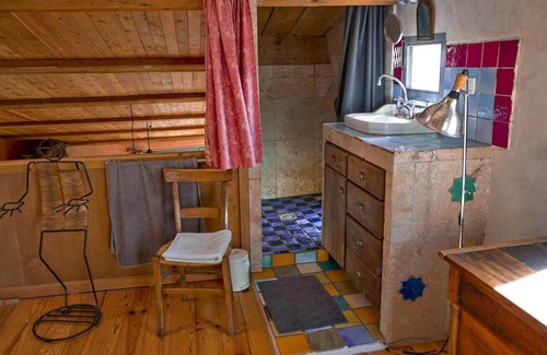 Valensole Otro | Isolated, authentic farmhouse with natural swimming pool