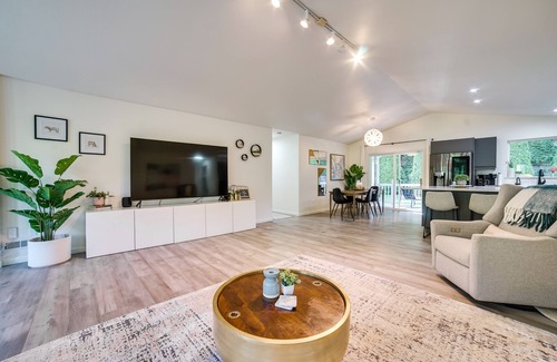 Issaquah Casa | Issaquah Retreat Near Lake Sammamish State Park!