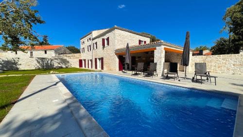 Mrgani Villa | Istria Time - Villa Nyma - Heated Pool