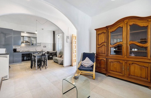 Castelvecchio di Rocca Barbena Apartamento | Apartamento 'Panorama Medievale' con vistas a la montaña, terraza privada y Wi-Fi