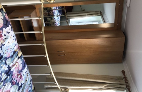 Fairlop Apartamento | It has a private garden