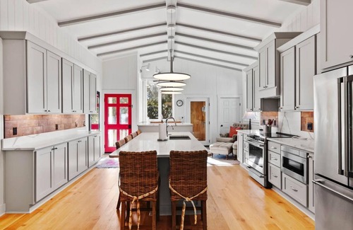 North Litchfield Beach Casa | It is a Happy Day at the Beach