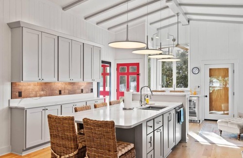 North Litchfield Beach Casa | It is a Happy Day at the Beach