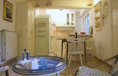 Marina di Castagneto Carducci Apartamento | Cómodo apartamento junto al mar. Buganvilla