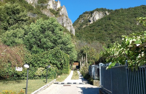Martignano Apartamento | Romantic Apartment in Historic Trento, Italy - Mountain Views