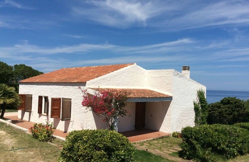 Castelsardo Casa | Villa en el mar en Punta Tramontana con una vista exclusiva del Golfo de Asinara