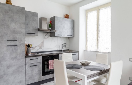 Ripa-Pozzi-Ponterosso Apartamento | Apartamento 'Casa A Pochi Passi Dalla Versilia' con vistas a la montaña, jardín y aire acondicionado