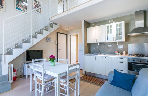 Rosignano Solvay Apartamento | Bonito apartamento para 6 personas con A/C, WIFI, TV, balcón y aparcamiento