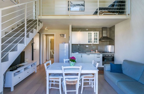 Rosignano Solvay Apartamento | Bonito apartamento para 6 personas con A/C, WIFI, TV, balcón y aparcamiento