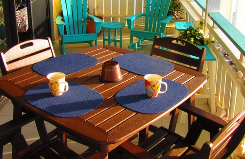 Estate Golden Rock Condominio | Es una brisa para disfrutar de nuestro condominio con vista al mar, solo Flip Flop Inn.