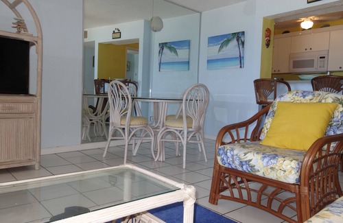 Estate Golden Rock Condominio | ¡Es un ajuste de latitud en la hermosa Sugar Beach!