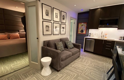 Hollywood Hills West Apartamento | It's all about the view: STUDIO 1080 HOLLYWOOD = JETLINER VISTAS of Downtown LA!