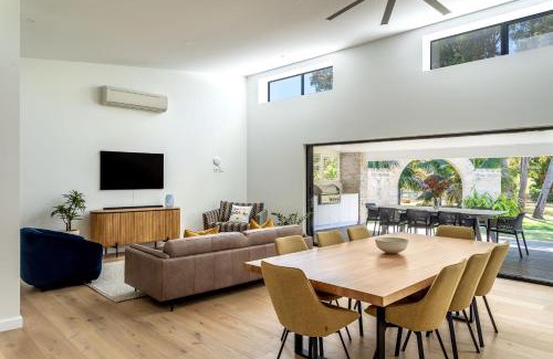 Yallingup Casa | It's Five O'Clock Somewhere I Private Properties