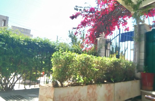 Nea Makri Cabaña | ES AGRADABLE SER IMPORTANTE, PERO ES MÁS IMPORTANTE SER AGRADABLE