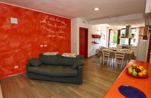 San Valentino In Abruzzo Casa | Mansion in San Valentino with Pool