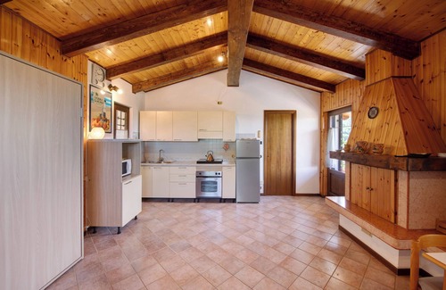 Sant'Ambrogio di Valpolicella Casa | Casa de vacaciones 'Delle Delizie' con vistas al lago, jardín privado y aire acondicionado