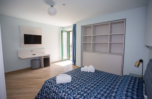 Santa Maria di Castellabate Hotel | ZEUS-Triple-Confortable-Baño Privado-Balcón