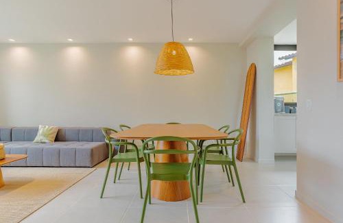 Itacimirim Apartamento | IT82 Lindo Apto 3/4, Pé na Areia, Vista Mar - Itacimirim