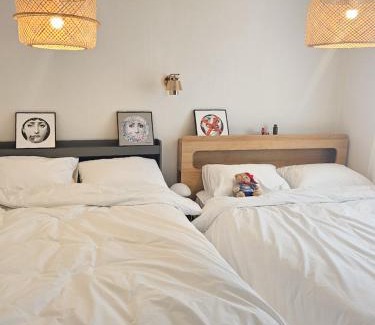Yongsan-gu Apartamento | Itaewon 7-min Entire House w Private Terrace Sleeps 8 Welcome Meal Free Bibimbap 1 time per stay