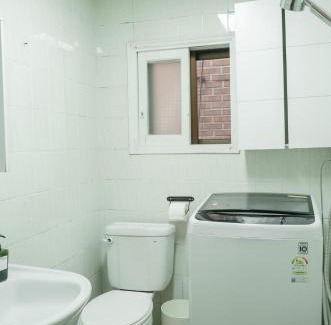 Gyeongnidan-gil Villa | Itaewon, Seoul, Comfortable Family Room for 4