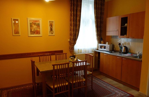Marianske Lazne Apartamento | Italian flair in antique villa, dolce vita near the SPA