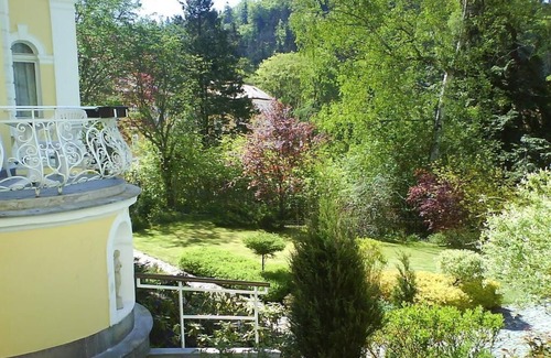 Marianske Lazne Apartamento | Italian flair in antique villa, dolce vita near the SPA