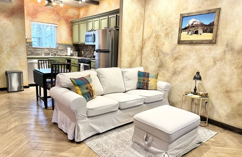 Forest City Casa | NUEVO- Haynes Cottages, interior italiano cerca de TIEC