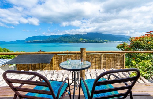 Portinho Apartamento | Italian panoramic penthouse suite and hill 12 minutes from the beach, we accept pets!